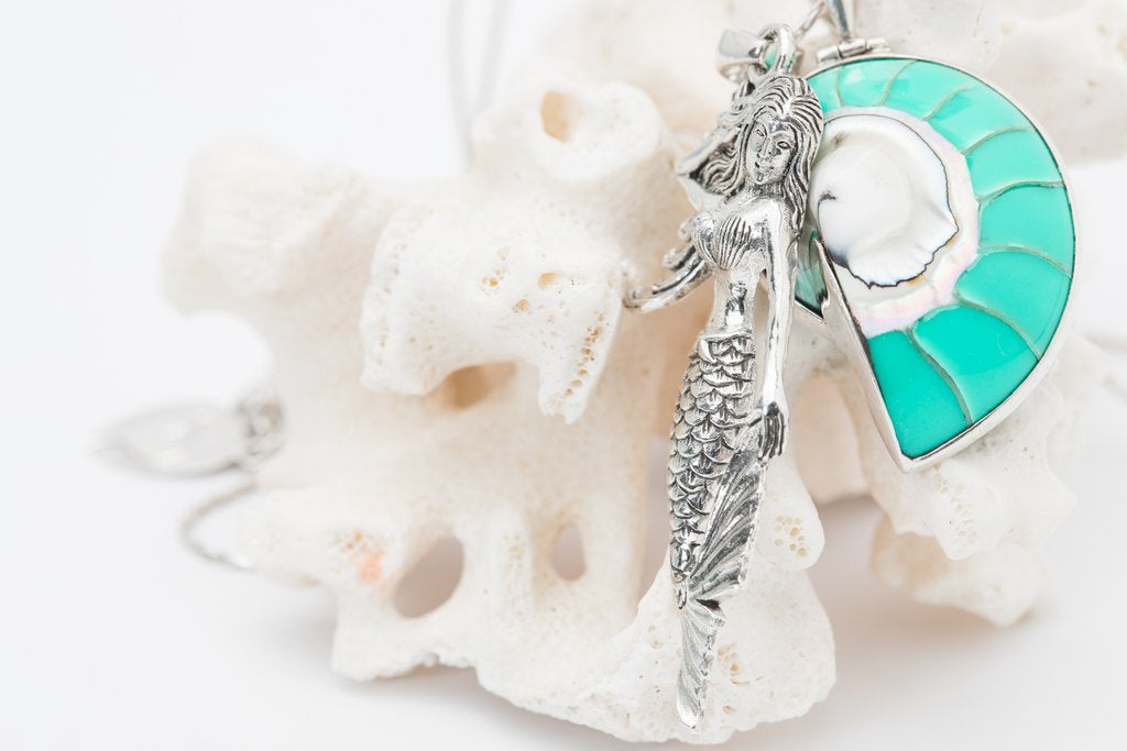 MERMAID COLLECTIVE INSIYA MERMAID PENDANT