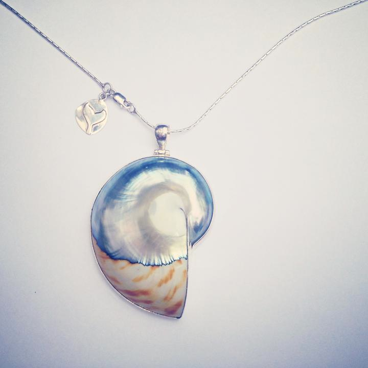 MERMAID COLLECTIVE NATURAL NAUTILUS SHELL PENDANT